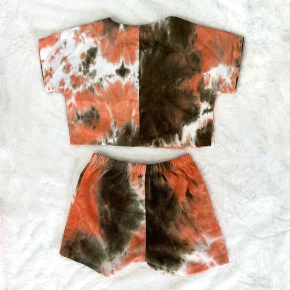 Tie Dye Ribbed Shirt and Shorts Set - Picture 2 of 3